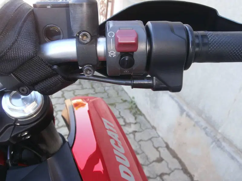 Ducati Hyperstrada 821 (2013 - 15) (19)