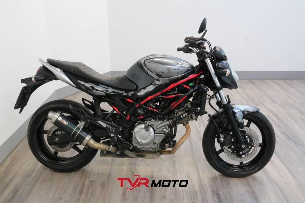 Suzuki Gladius 650 SFV (2009 - 15) (2)