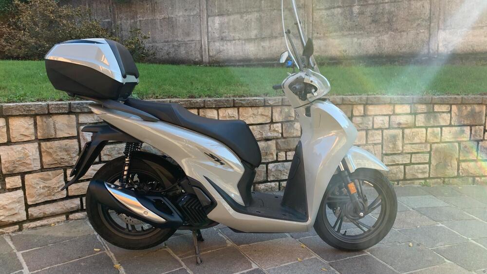 Honda SH 125i (2024 - 25) (2)