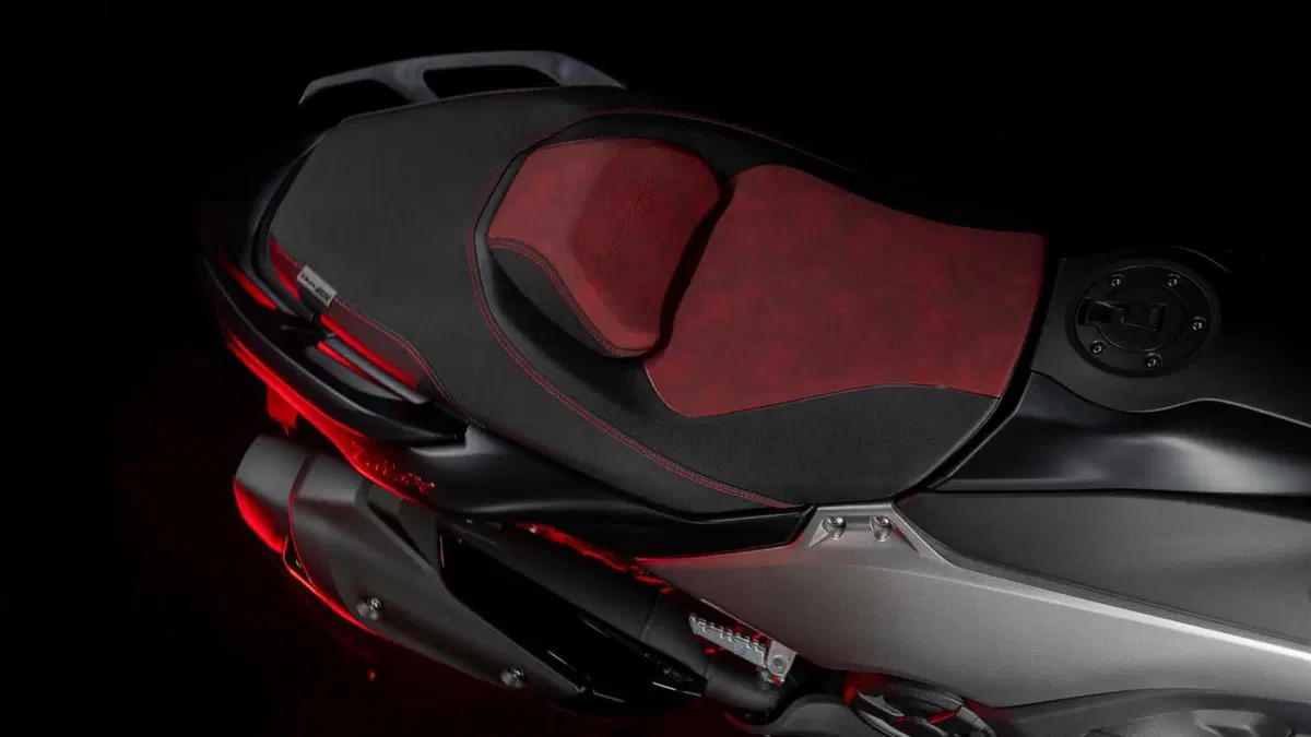Yamaha T-Max 560 T-Max 560 25th Anniversary (2026) (12)