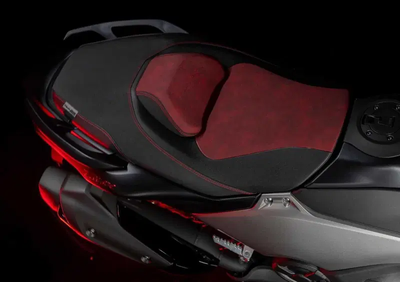 Yamaha T-Max 560 T-Max 560 25th Anniversary (2026) (12)