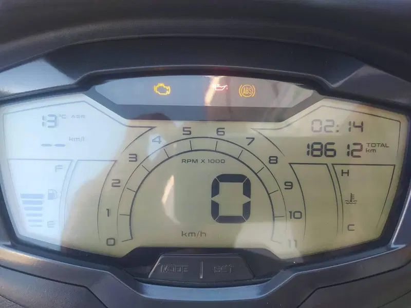 Piaggio Beverly 400 ABS-ASR (2021 - 24) (9)