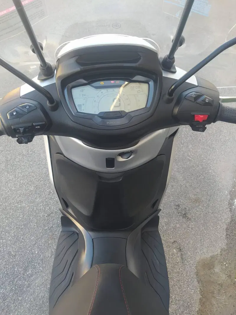 Piaggio Beverly 400 ABS-ASR (2021 - 24) (7)