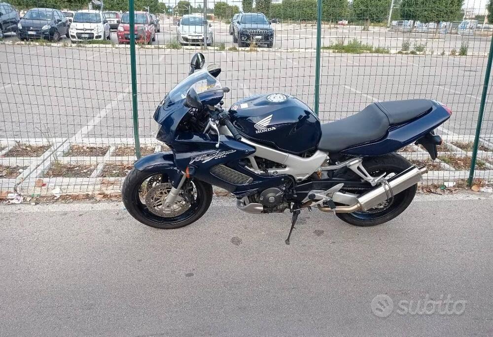 Honda VTR 1000 F Firestorm (2001 - 07) (4)
