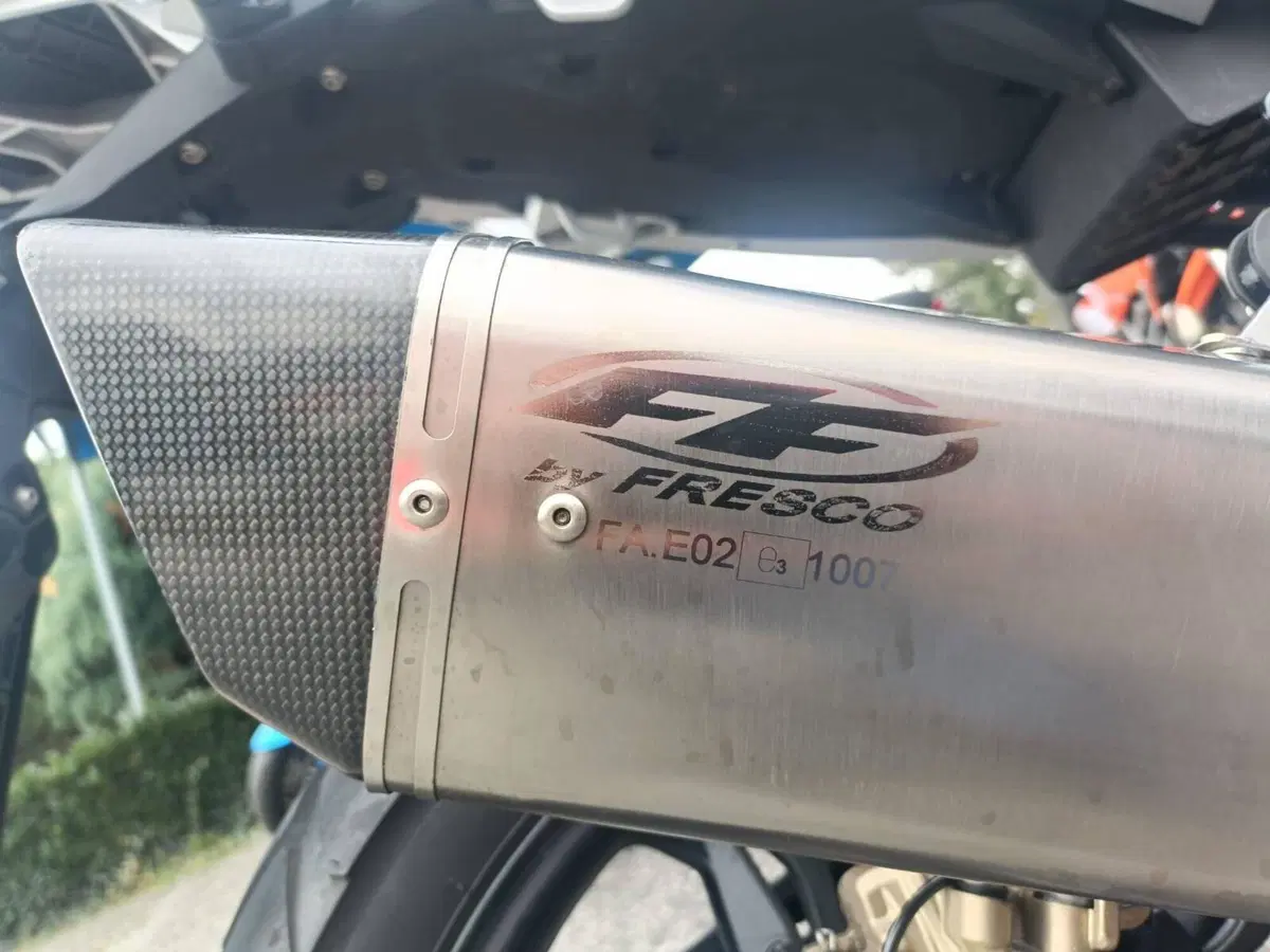 SCARICO OMOLOGATO FONDELLO IN CARBONIO BMW GS 310 FRATELLI FRESCO (2)