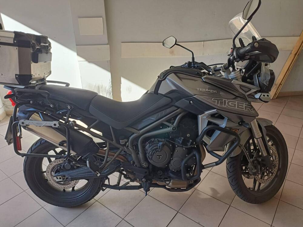 Triumph Tiger 800 XRt (2018 - 20) (2)
