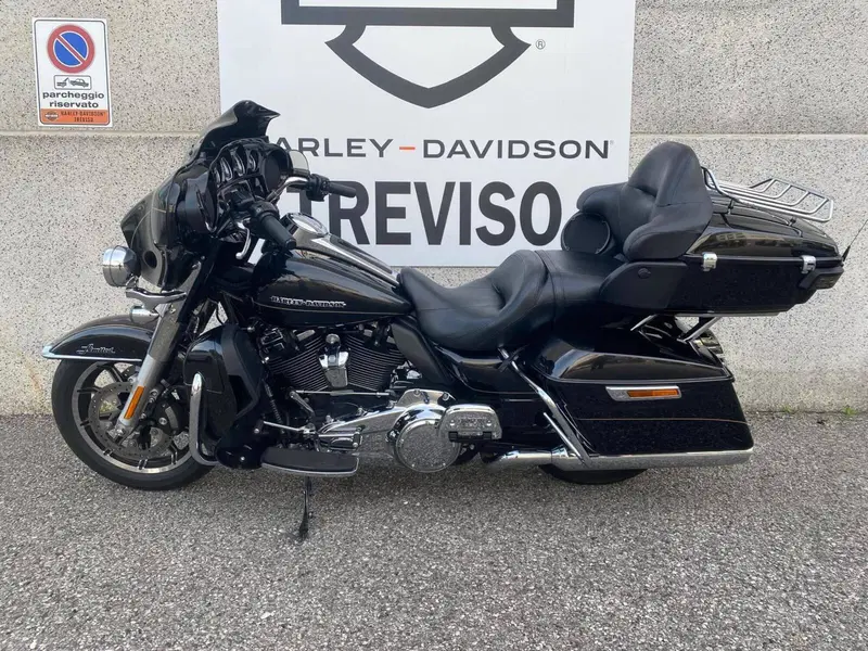 Harley-Davidson 107 Electra Glide Ultra Limited (2017 - 18) - FLHTK (2)
