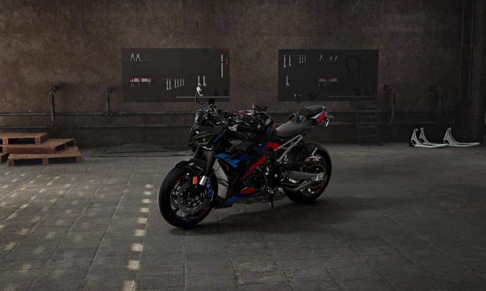 Bmw M 1000 R (2025) (4)