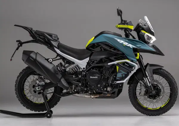 Benelli svela a EICMA la nuova TRK 902 in due versioni: Explorer e Stradale [VIDEO]