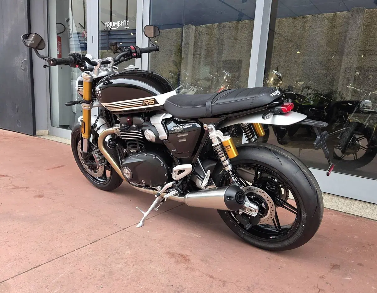 Triumph Speed Twin 1200 RS (2025 - 26) (9)