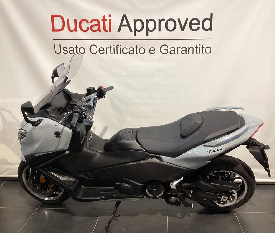 Yamaha T-Max 560 Tech Max (2025) (3)