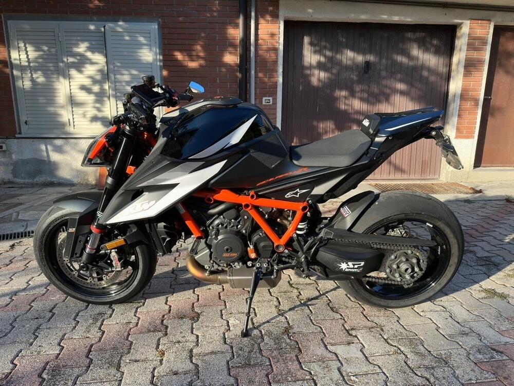 KTM 1290 Super Duke R (2020) (3)