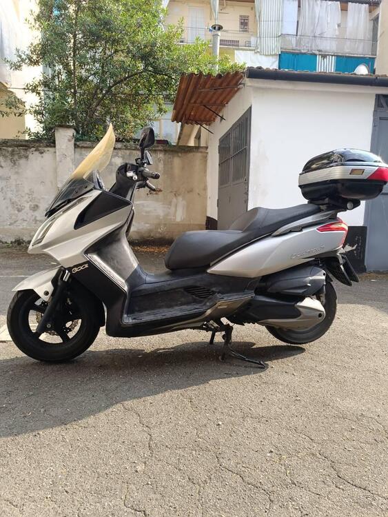 Kymco Downtown 300i (2009 - 17) (4)