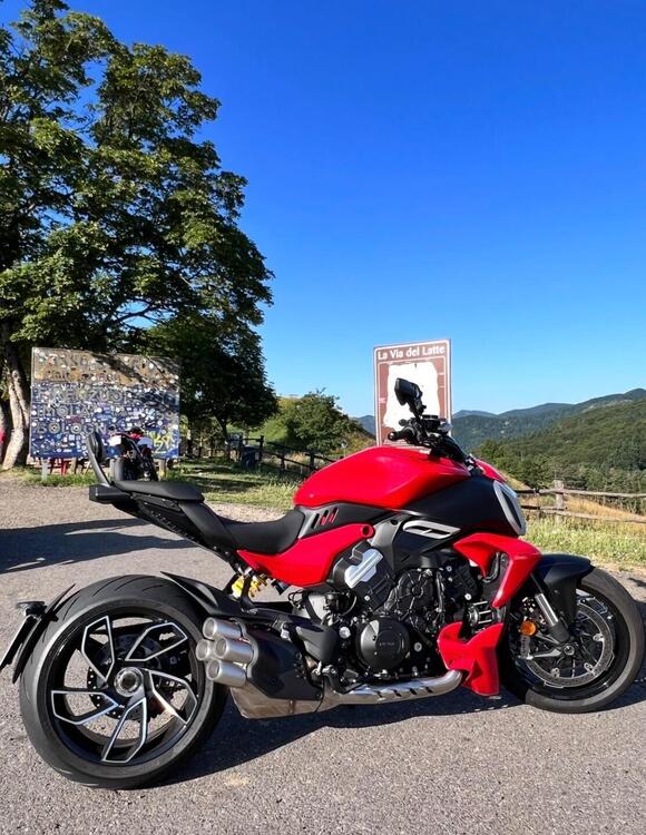 Ducati Diavel V4 (2023 - 25) (4)