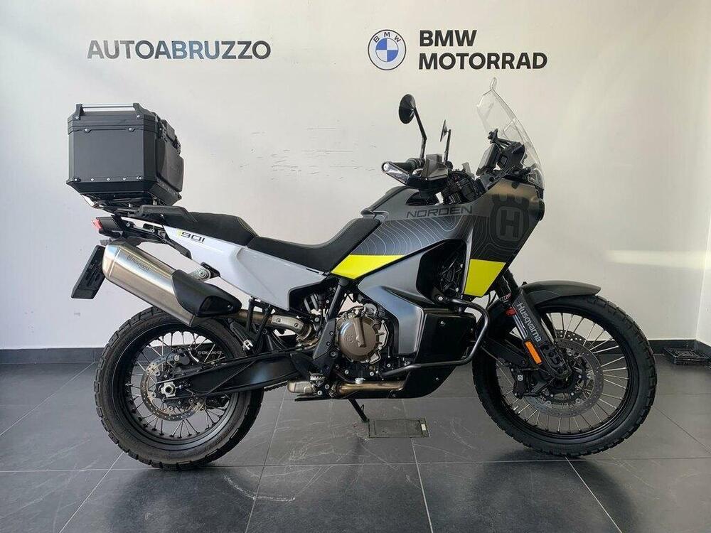 Husqvarna Norden 901 (2022 - 25)