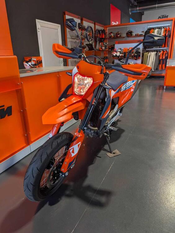 KTM 690 SMC R (2023 - 25) (3)