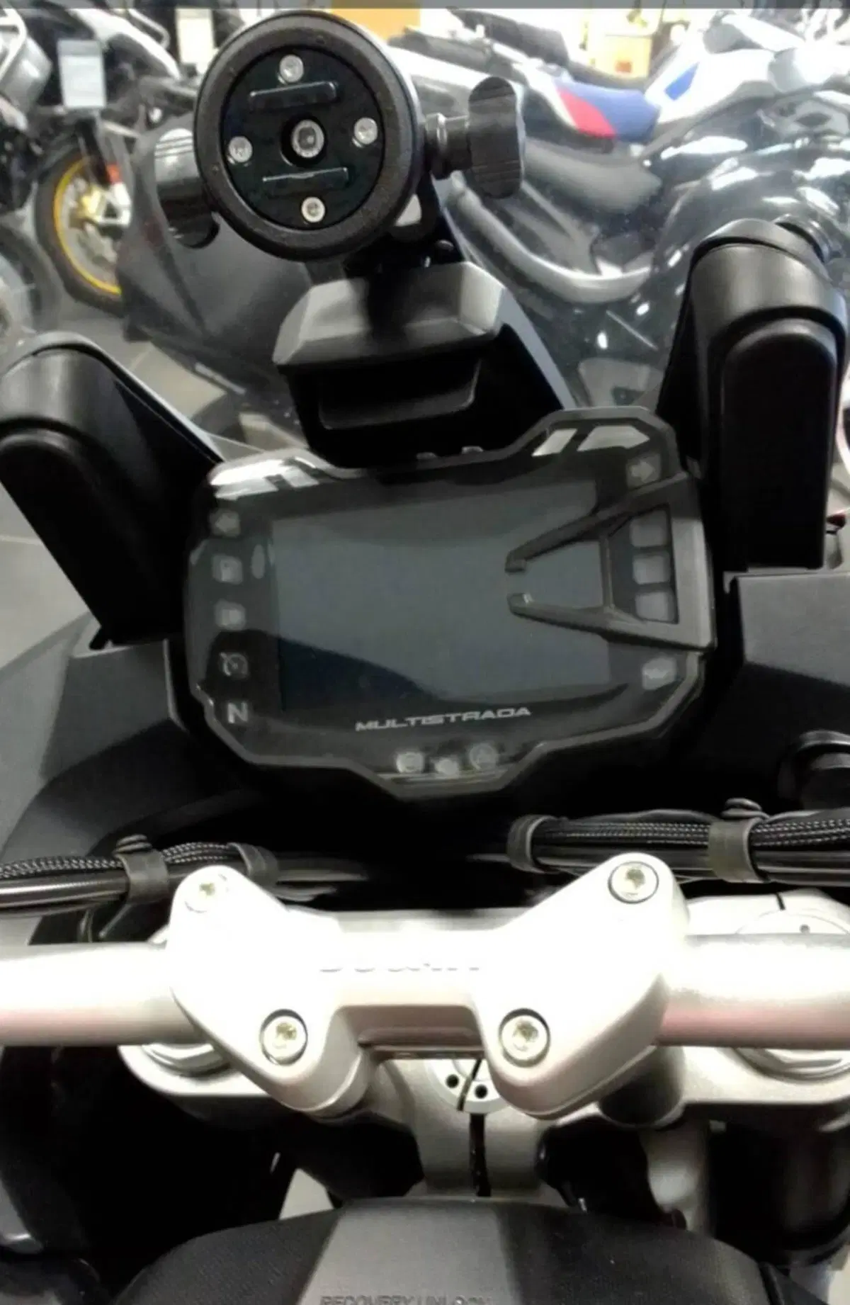 Ducati Multistrada V2 S (2022 - 24) (6)
