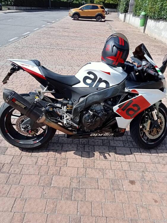 Aprilia RSV4 R (2009 - 12) (4)