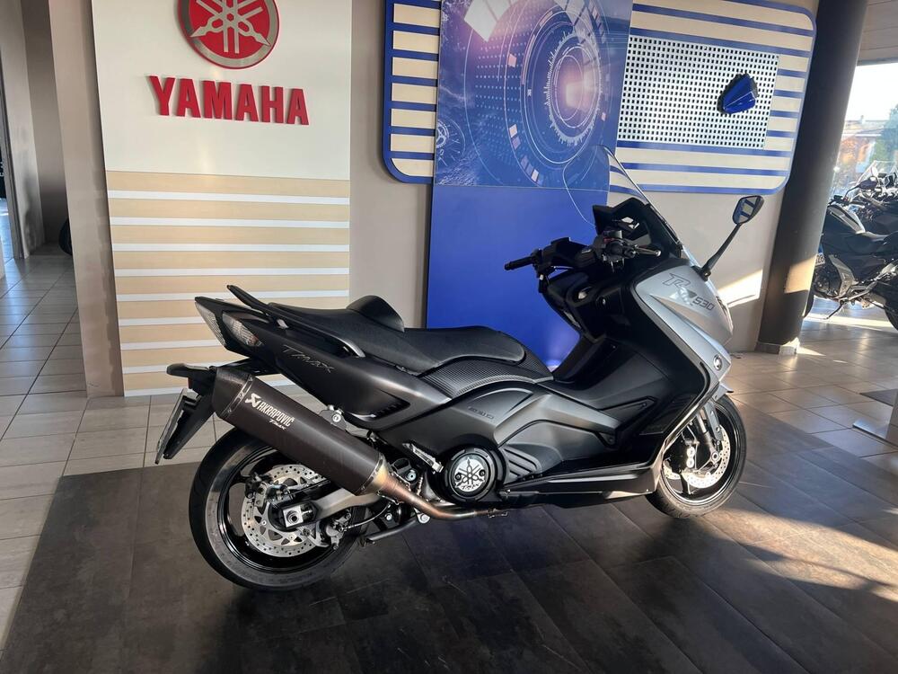 Yamaha T-Max 530 (2015 - 16) (2)