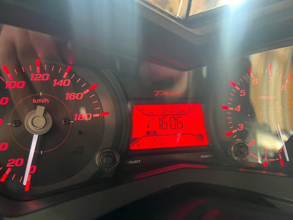Yamaha T-Max 530 (2015 - 16) (4)