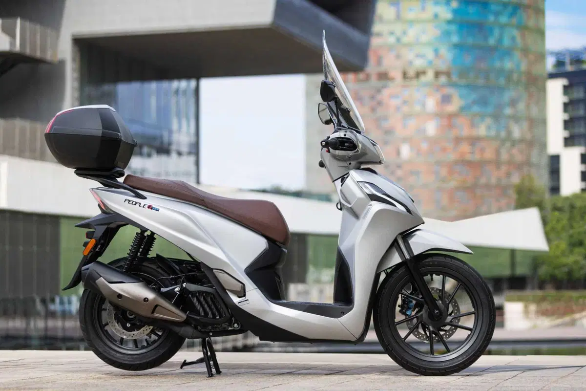 EICMA 2025: KYMCO presenta l'Agility NX e il People R... ibrido! (4)