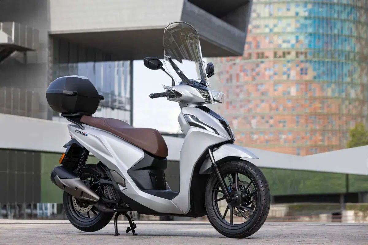 EICMA 2025: KYMCO presenta l'Agility NX e il People R... ibrido! (5)