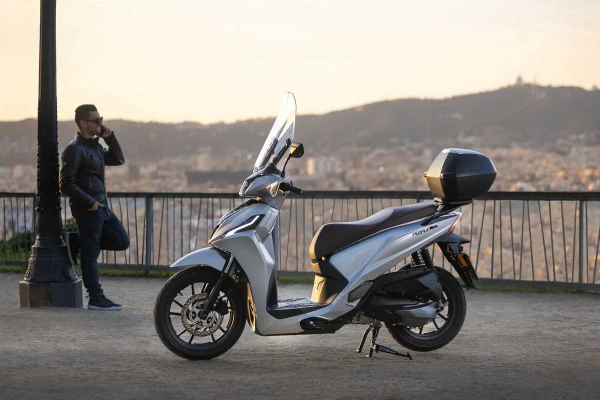 EICMA 2025: KYMCO presenta l'Agility NX e il People R... ibrido! (17)