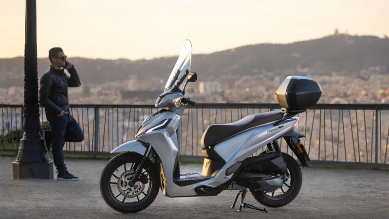 EICMA 2025: KYMCO presenta l'Agility NX e il People R... ibrido! [VIDEO]