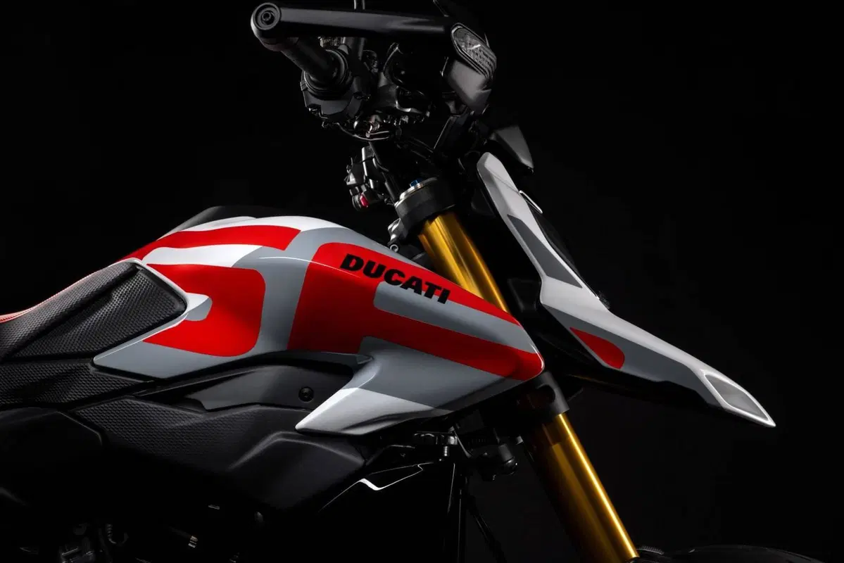 Ducati Hypermotard V2 SP (2026) (2)