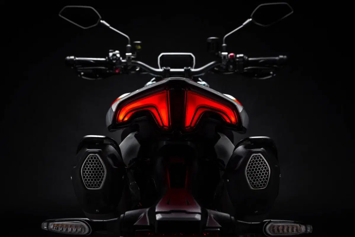 Ducati Hypermotard V2 SP (2026) (9)
