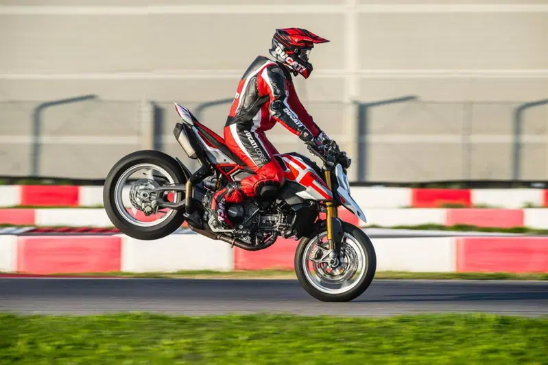 Ducati Hypermotard V2 SP (2026) (10)