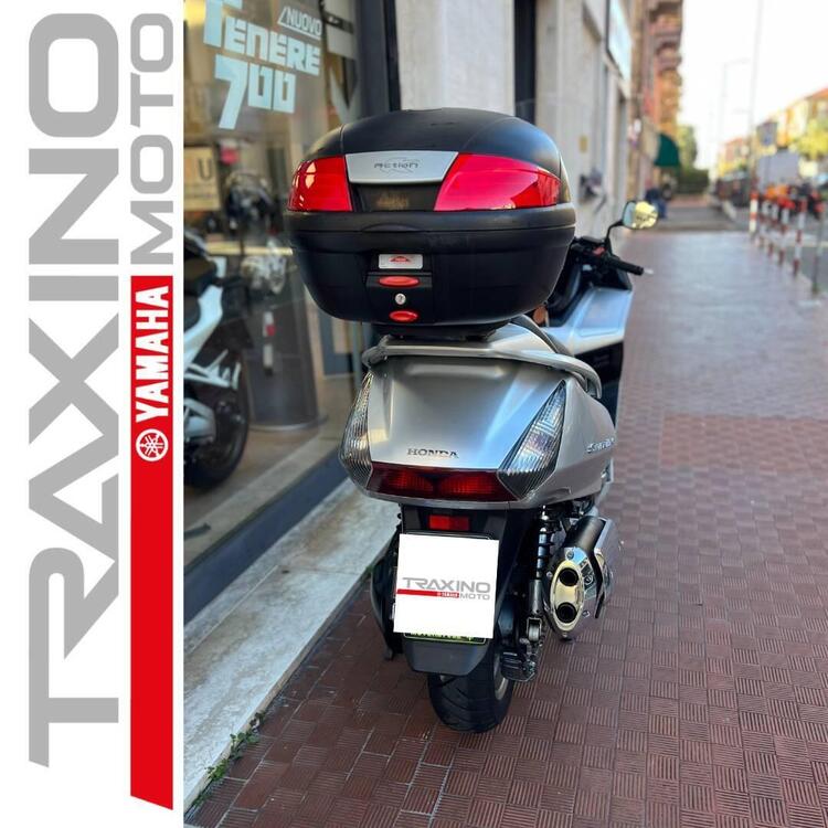 Honda Silver Wing 600 (2001 - 05) (2)