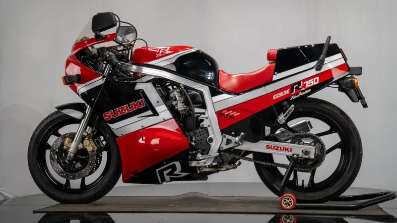 Suzuki GSX-R 750 (2)