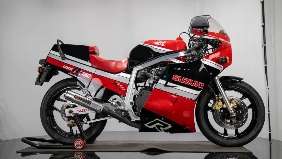 Suzuki GSX-R 750 (6)