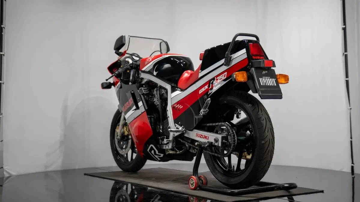 Suzuki GSX-R 750 (9)