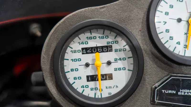 Suzuki GSX-R 750 (20)