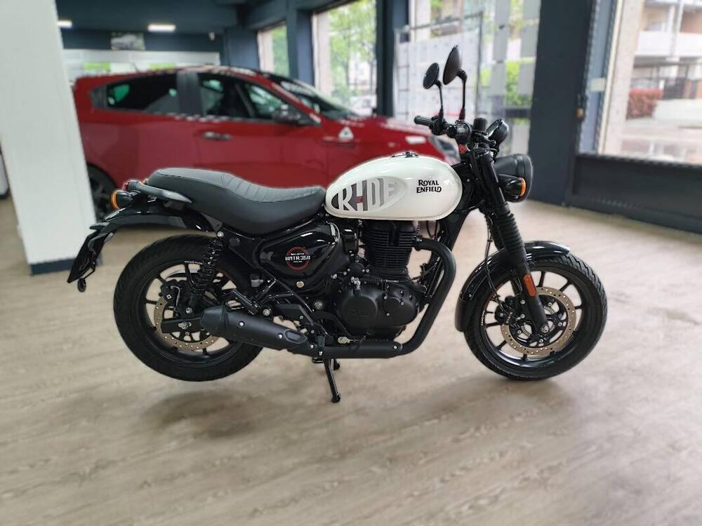 Royal Enfield Classic 350 (2021 - 25) (3)