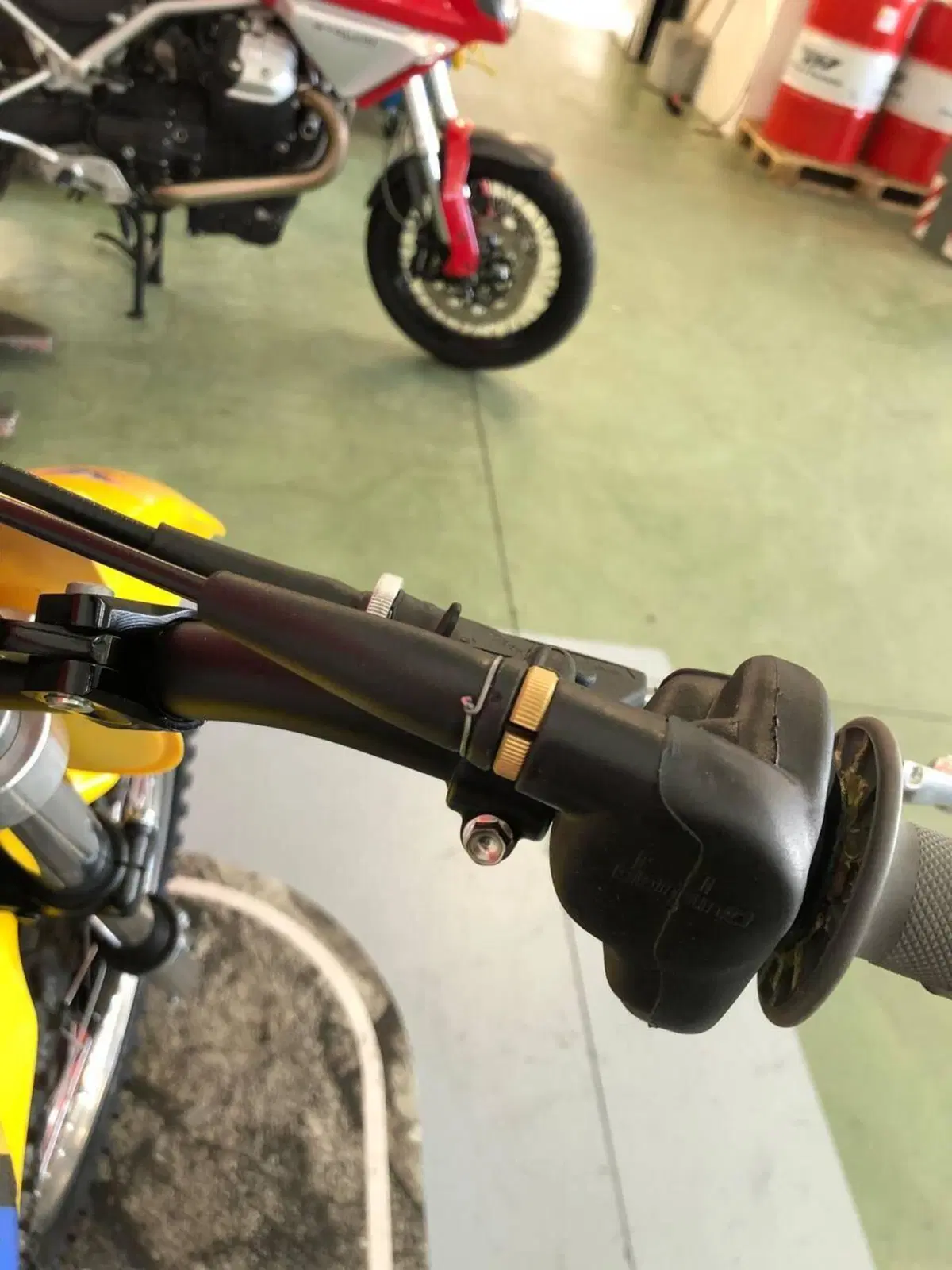 Suzuki RM 400  (2)