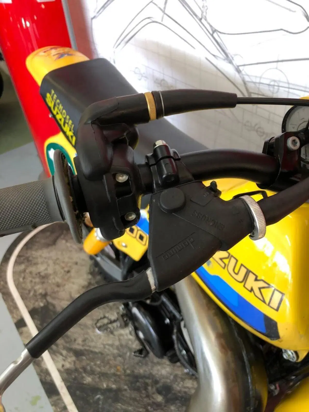Suzuki RM 400  (3)