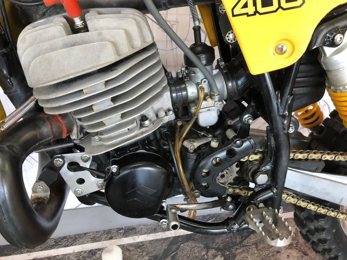 Suzuki RM 400  (10)