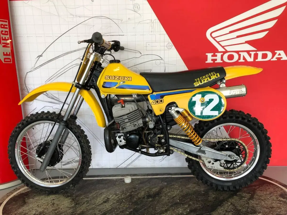 Suzuki RM 400  (11)
