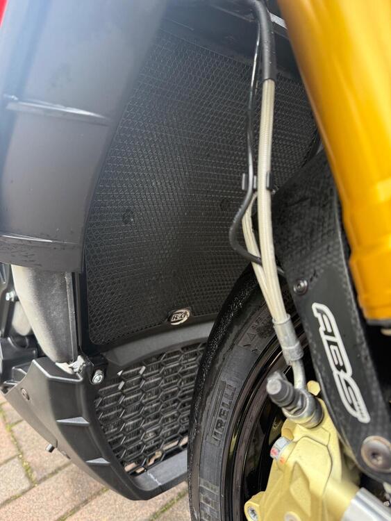 Aprilia Tuono V4 Factory (2015 - 17) (5)