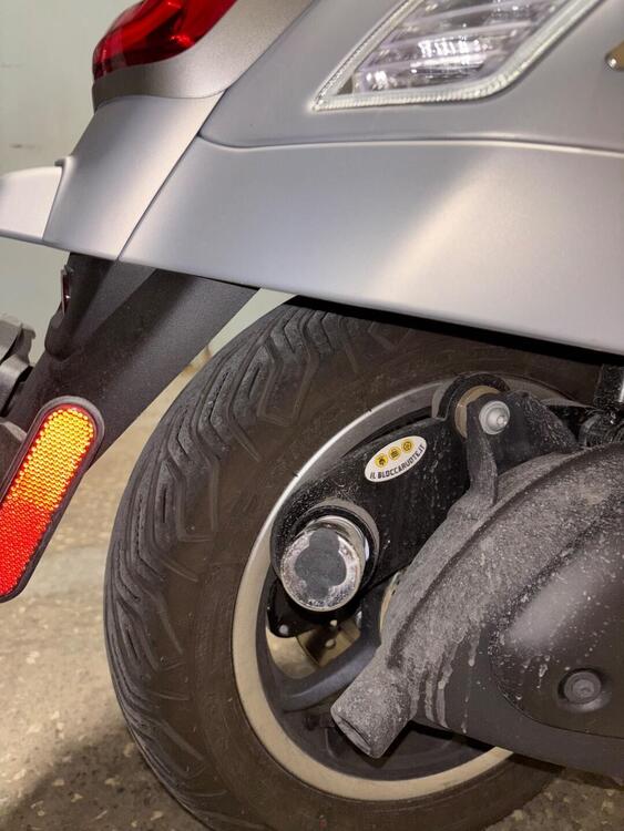 Vespa GTS 300 Super (2023 - 24) (4)