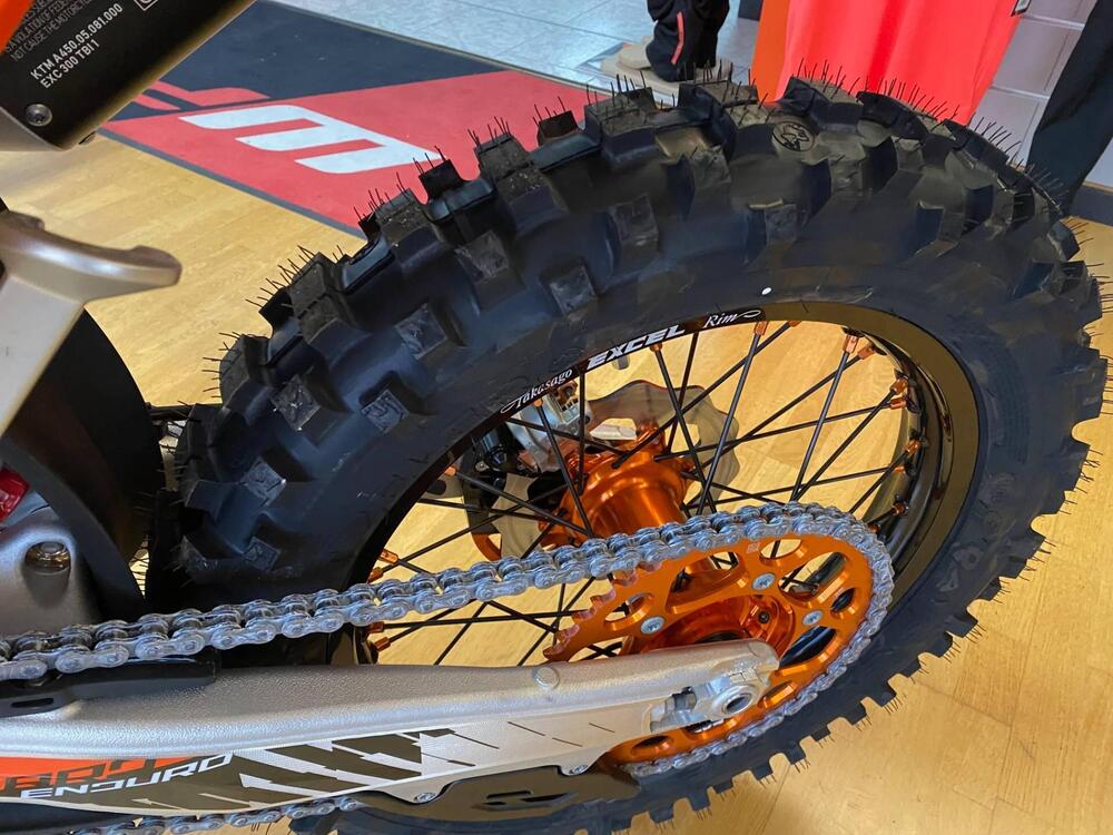 KTM 300 EXC Hardenduro (2026) (3)