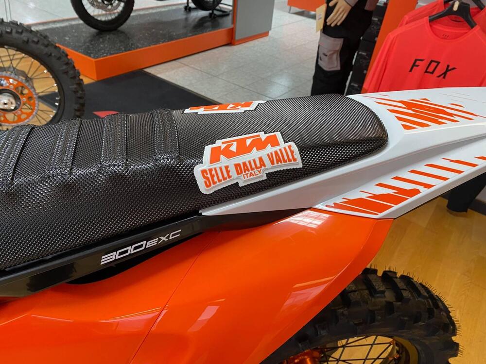 KTM 300 EXC Hardenduro (2026) (4)