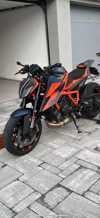KTM 1290 Super Duke R (2020) (3)