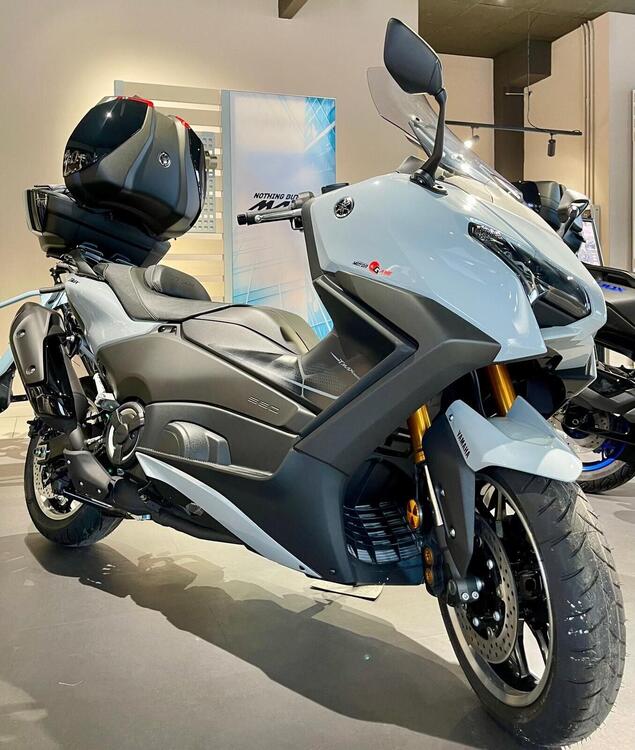 Yamaha T-Max 560 Tech Max (2025)