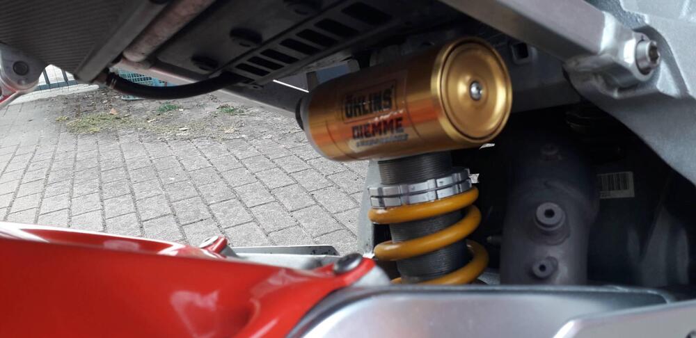 Aprilia RSV 1000 R (2006 - 09) (4)