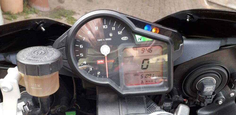 Aprilia RSV 1000 R (2006 - 09) (5)