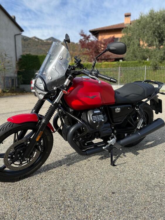 Moto Guzzi V7 Stone (2021 - 24) (2)